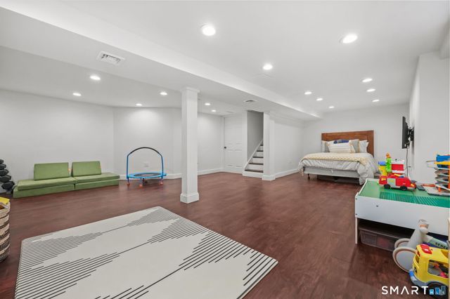 5 McAllister Avenue, Norwalk, CT 06854