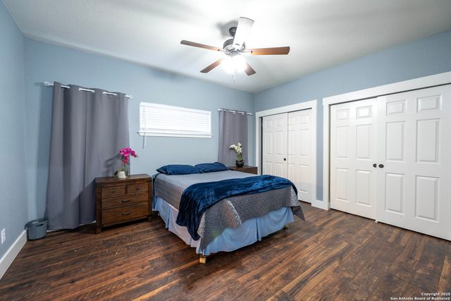 835 lookout, Lakehills, TX 78063