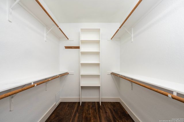 835 lookout, Lakehills, TX 78063