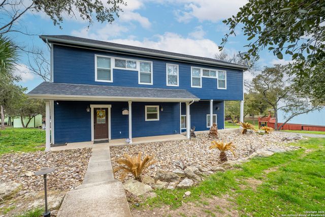 835 lookout, Lakehills, TX 78063