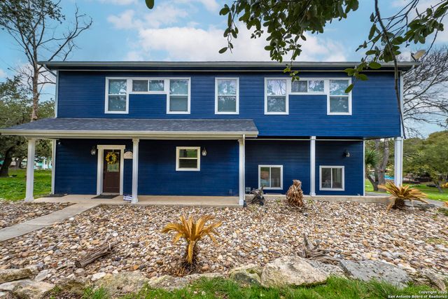 835 lookout, Lakehills, TX 78063