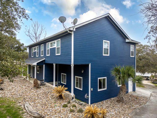 835 lookout, Lakehills, TX 78063