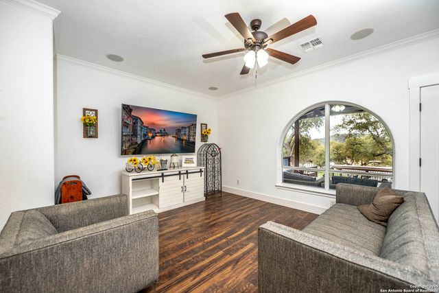 835 lookout, Lakehills, TX 78063