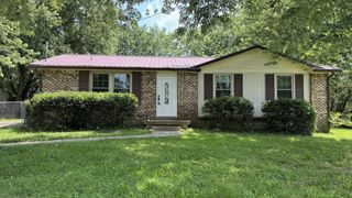 512 Yvonne Dr, Clarksville, TN 37042