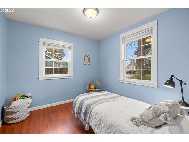 5916 Se KNAPP St, Portland, OR 97206