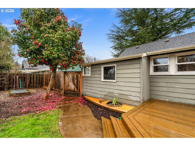 5916 Se KNAPP St, Portland, OR 97206
