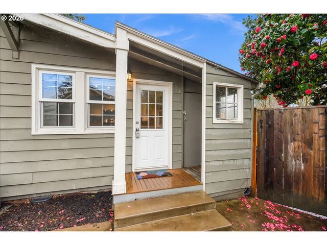 5916 Se KNAPP St, Portland, OR 97206