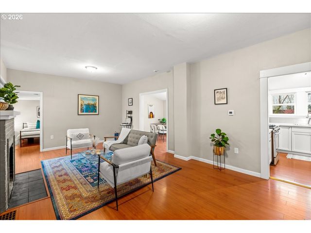 5916 Se KNAPP St, Portland, OR 97206