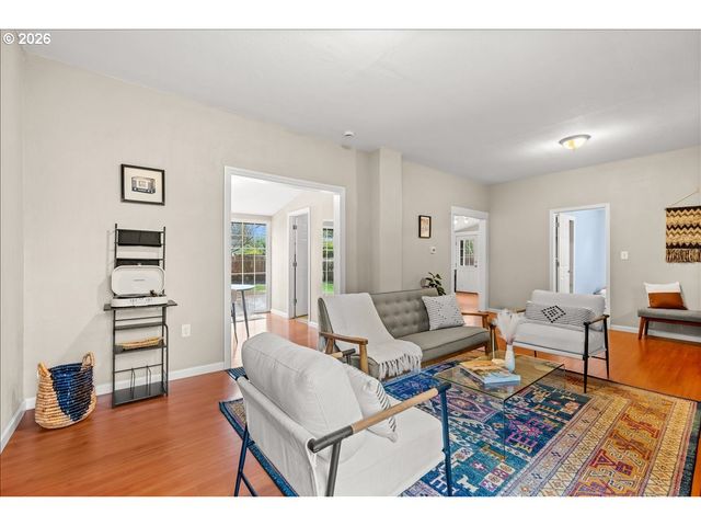 5916 Se KNAPP St, Portland, OR 97206