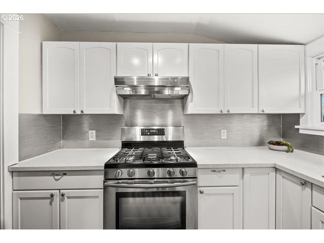 5916 Se KNAPP St, Portland, OR 97206