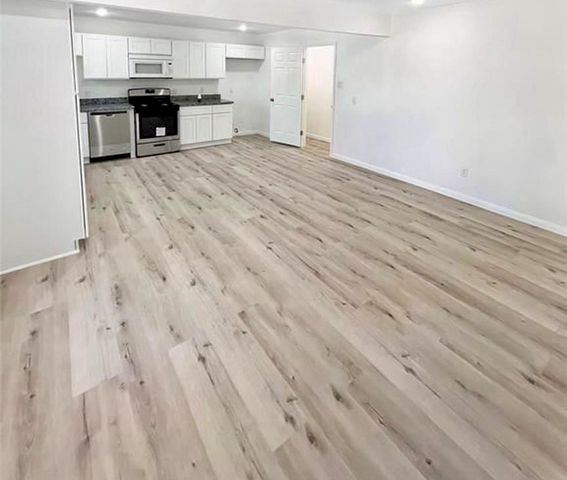 408 Commanche Road, Conroe, TX 77316