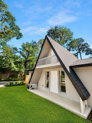 408 Commanche Road, Conroe, TX 77316