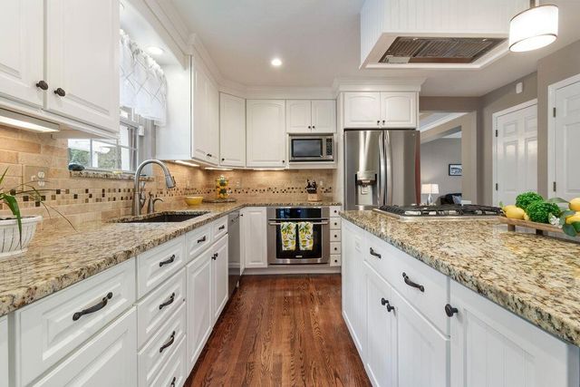 2116 Castlebrook Drive, Powell, OH 43065