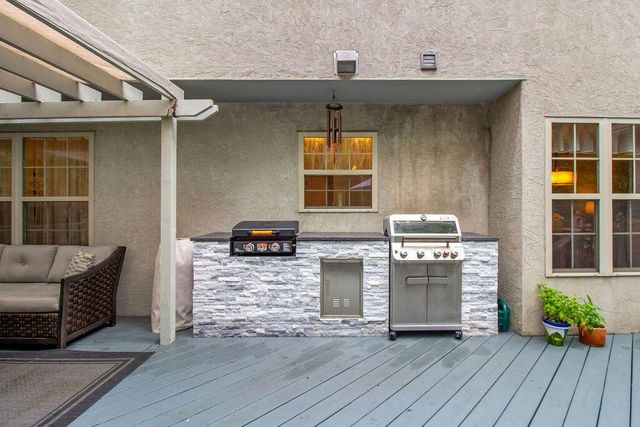 2116 Castlebrook Drive, Powell, OH 43065