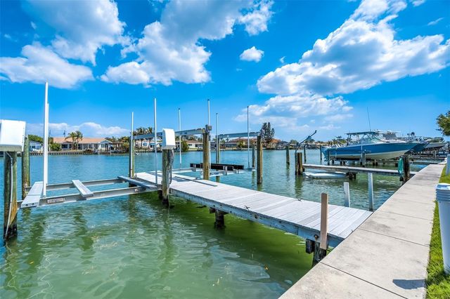 325 ISLAND WAY 109, Clearwater Beach, FL 33767