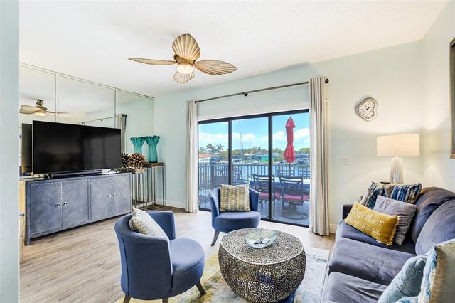 325 ISLAND WAY 109, Clearwater Beach, FL 33767