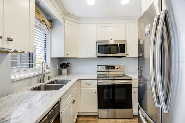 325 ISLAND WAY 109, Clearwater Beach, FL 33767