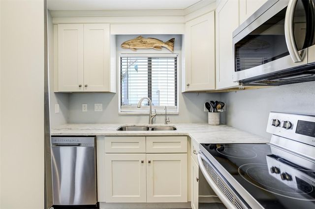 325 ISLAND WAY 109, Clearwater Beach, FL 33767