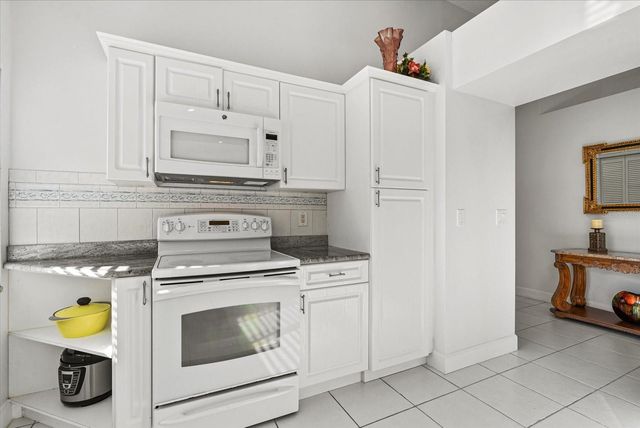 4439 DEER TRAIL BOULEVARD, Sarasota, FL 34238