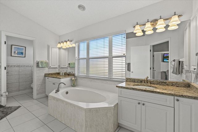 4439 DEER TRAIL BOULEVARD, Sarasota, FL 34238