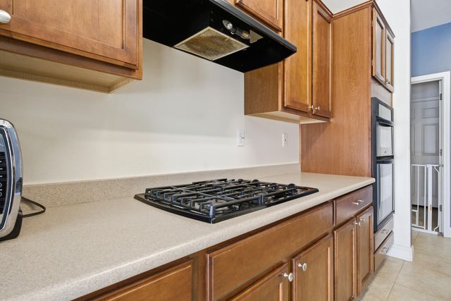 2647 W Tyler Avenue, Visalia, CA 93291