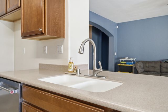 2647 W Tyler Avenue, Visalia, CA 93291