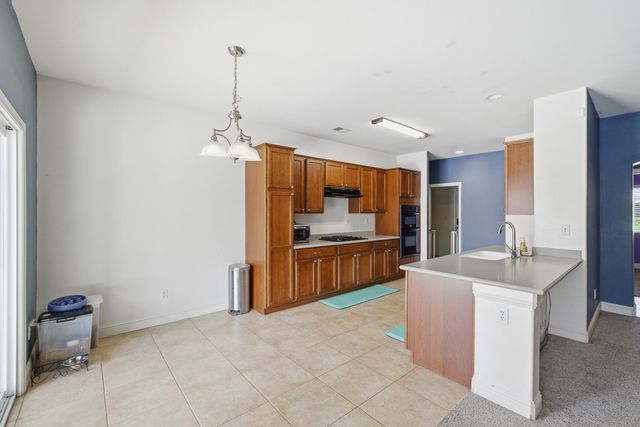 2647 W Tyler Avenue, Visalia, CA 93291