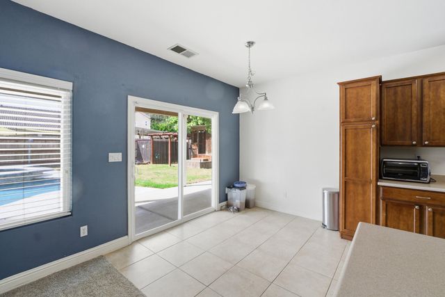 2647 W Tyler Avenue, Visalia, CA 93291