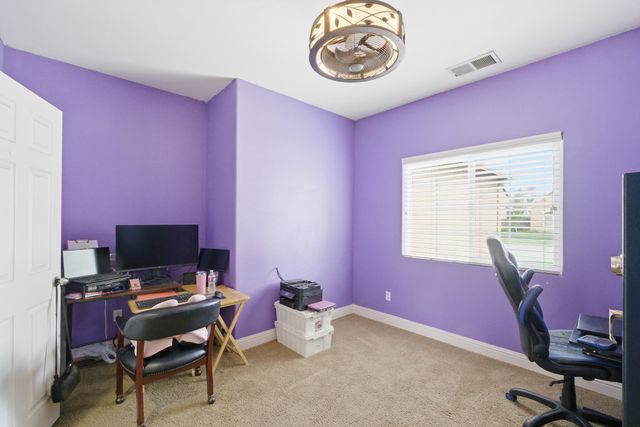 2647 W Tyler Avenue, Visalia, CA 93291