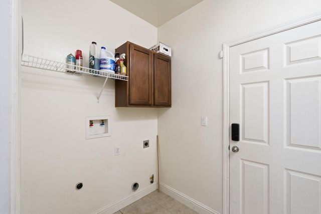 2647 W Tyler Avenue, Visalia, CA 93291