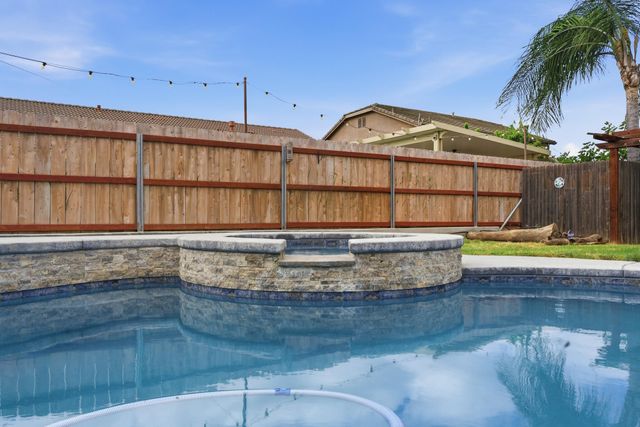 2647 W Tyler Avenue, Visalia, CA 93291