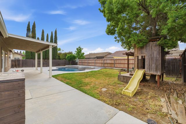 2647 W Tyler Avenue, Visalia, CA 93291