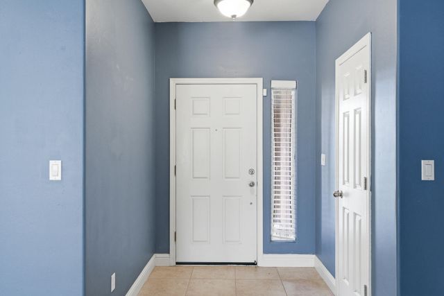 2647 W Tyler Avenue, Visalia, CA 93291