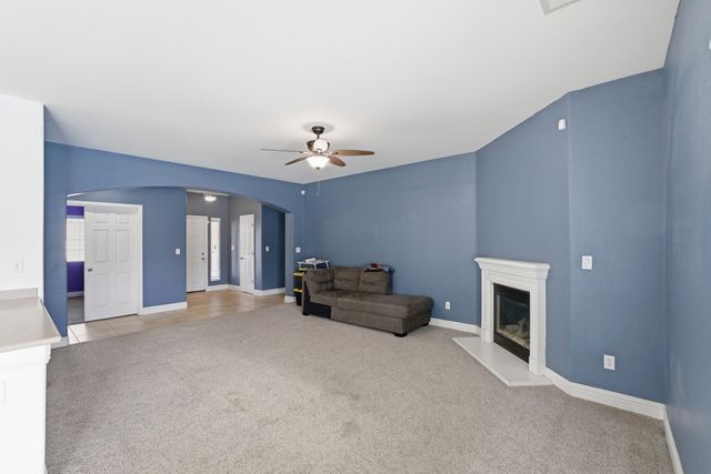 2647 W Tyler Avenue, Visalia, CA 93291