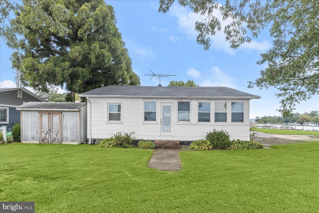 116 KINGSTON PARK LN, Middle River, MD 21220