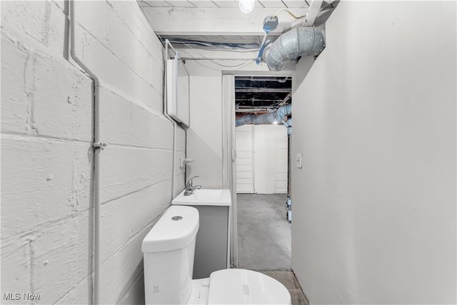 16401 N Lotus Drive, Cleveland, OH 44128