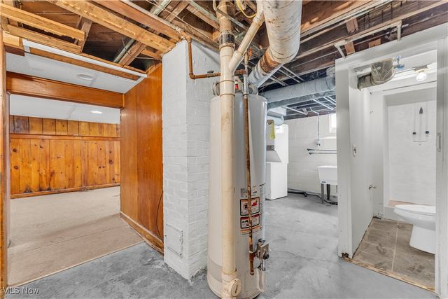 16401 N Lotus Drive, Cleveland, OH 44128