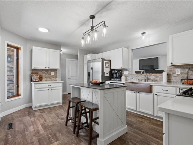 2698 Hidden Valley Trail NE, Solon, IA 52333