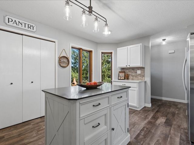 2698 Hidden Valley Trail NE, Solon, IA 52333