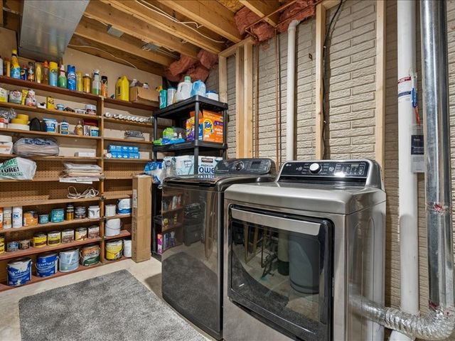 2698 Hidden Valley Trail NE, Solon, IA 52333