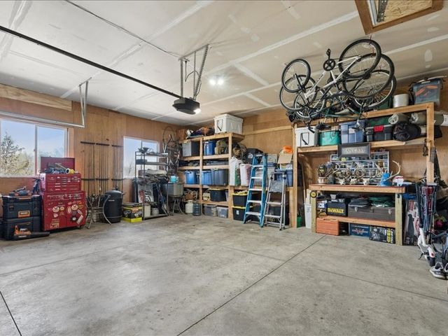 2698 Hidden Valley Trail NE, Solon, IA 52333