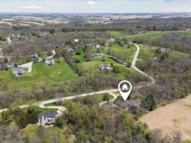 2698 Hidden Valley Trail NE, Solon, IA 52333