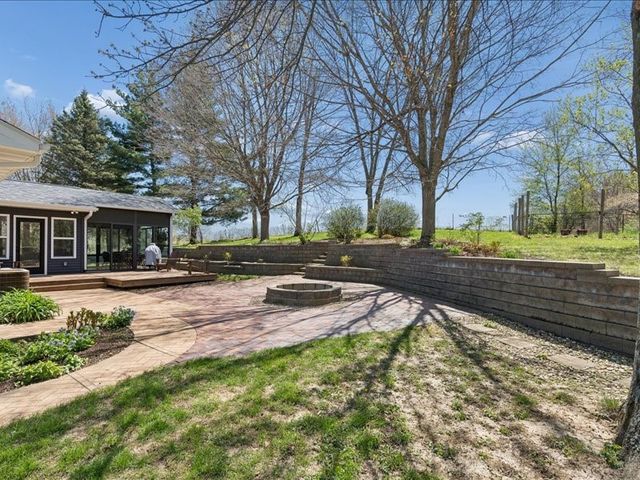 2698 Hidden Valley Trail NE, Solon, IA 52333