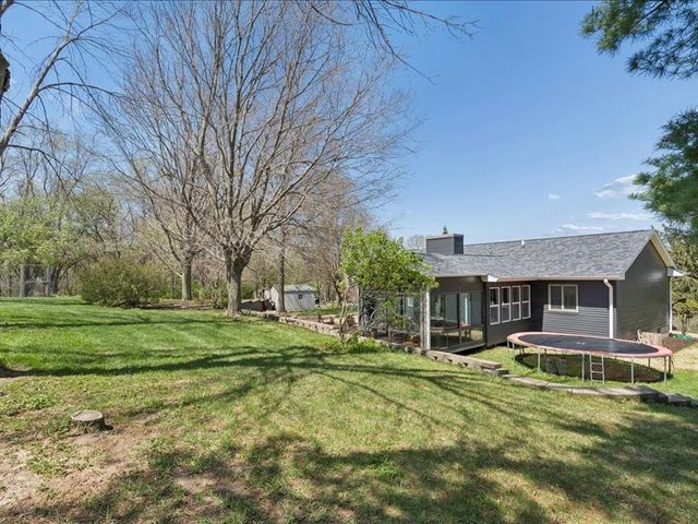 2698 Hidden Valley Trail NE, Solon, IA 52333