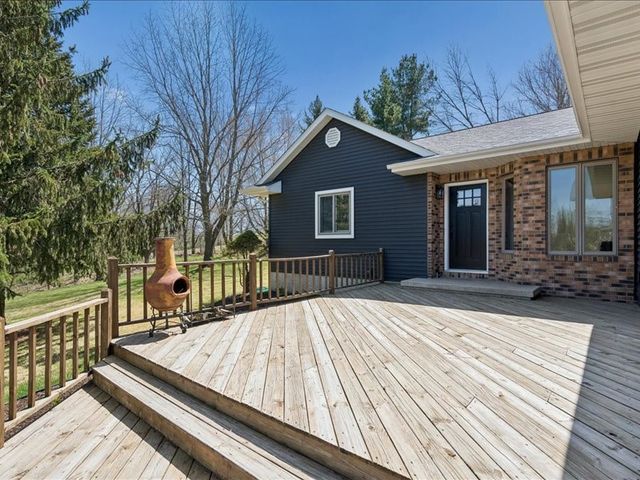 2698 Hidden Valley Trail NE, Solon, IA 52333