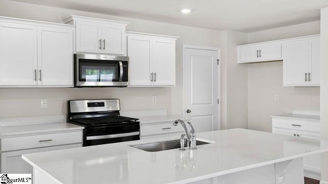 619 Starbeam Court, Spartanburg, SC 29303