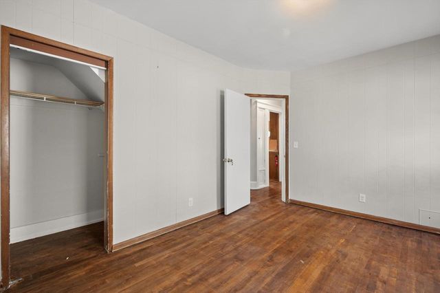 1814 E Kenwood BOULEVARD, Milwaukee, WI 53211