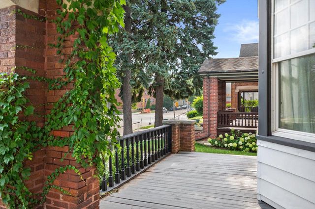 1814 E Kenwood BOULEVARD, Milwaukee, WI 53211