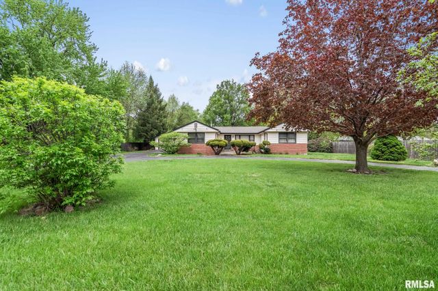 2121 E ASH Street, Springfield, IL 62703