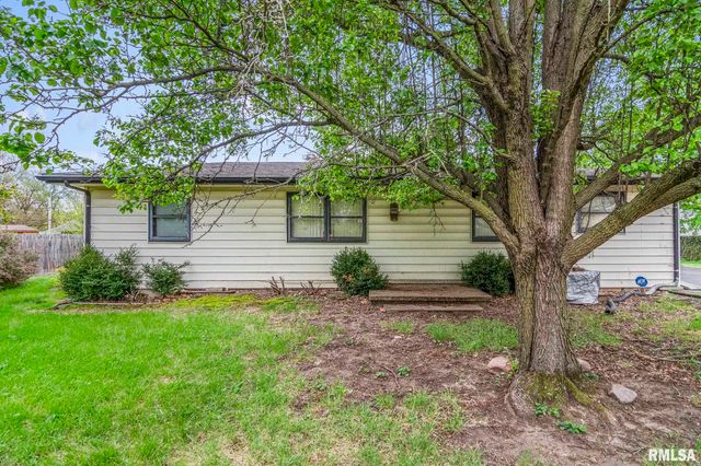 2121 E ASH Street, Springfield, IL 62703